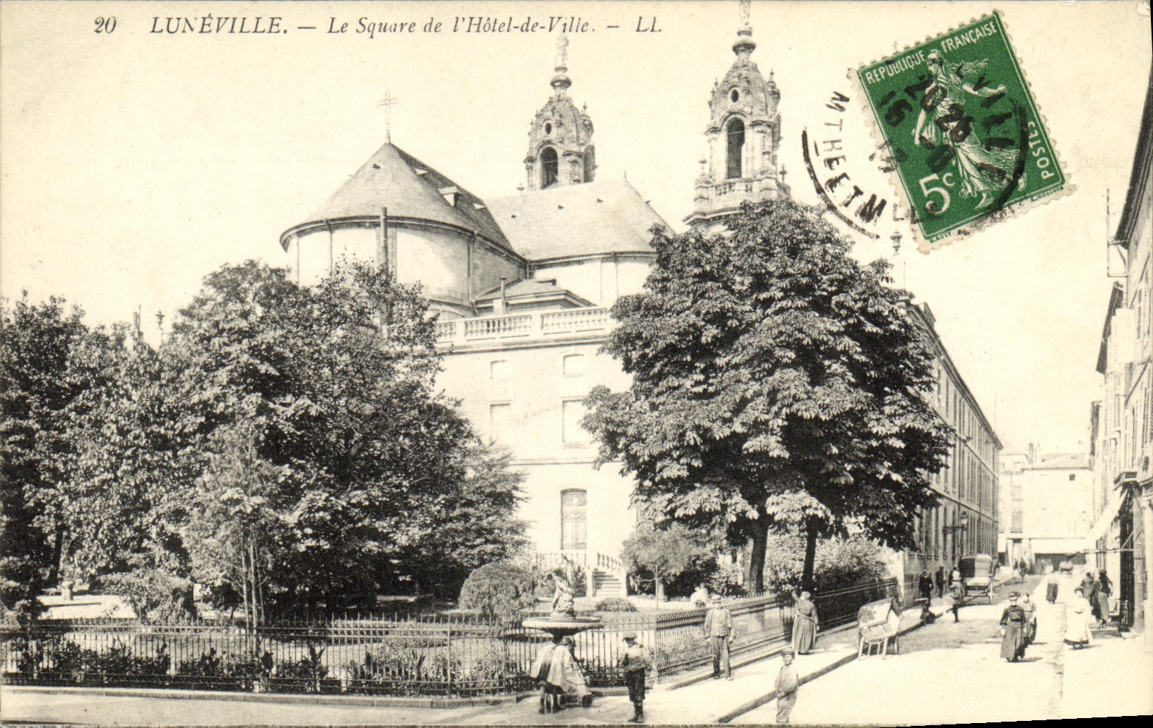 Lunéville — Le Square de l'Hôtel-de-Ville — LL. — N°20