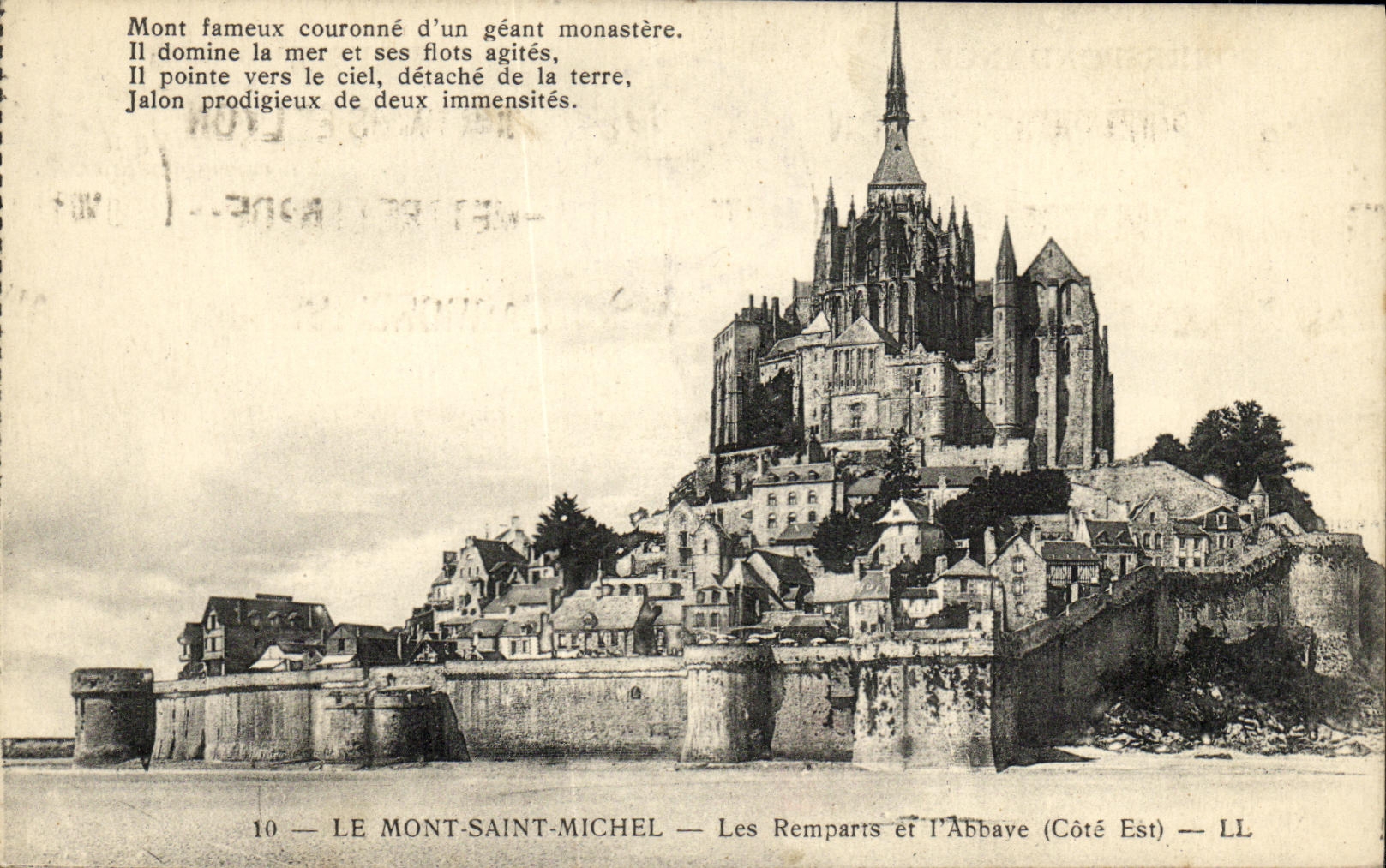 LE MONT-SAINT-MICHEL — Les Remparts et l'Abbaye (Côté Est) — LL