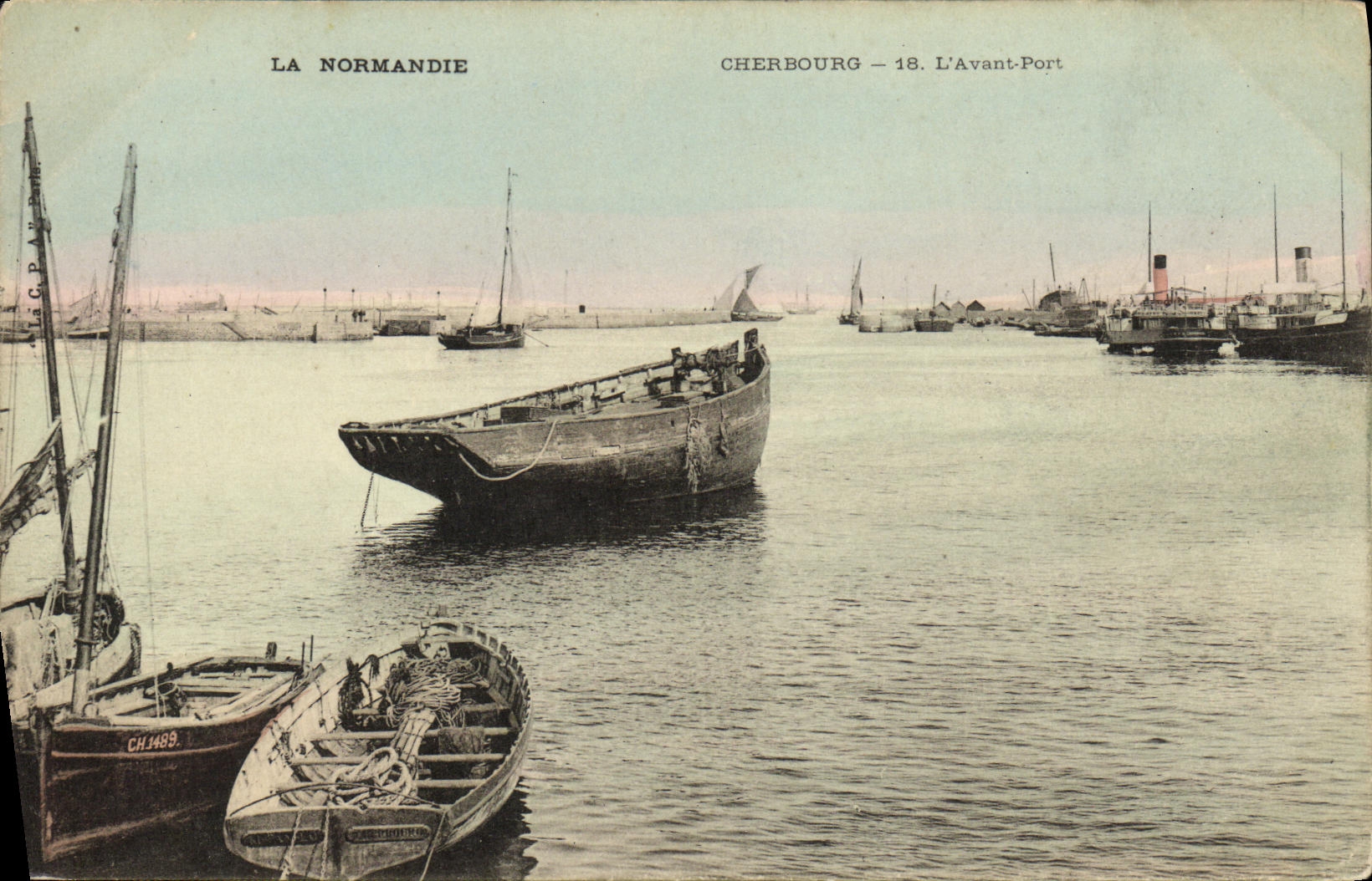 CPA Cherbourg L Avant Port Bateau Barque 