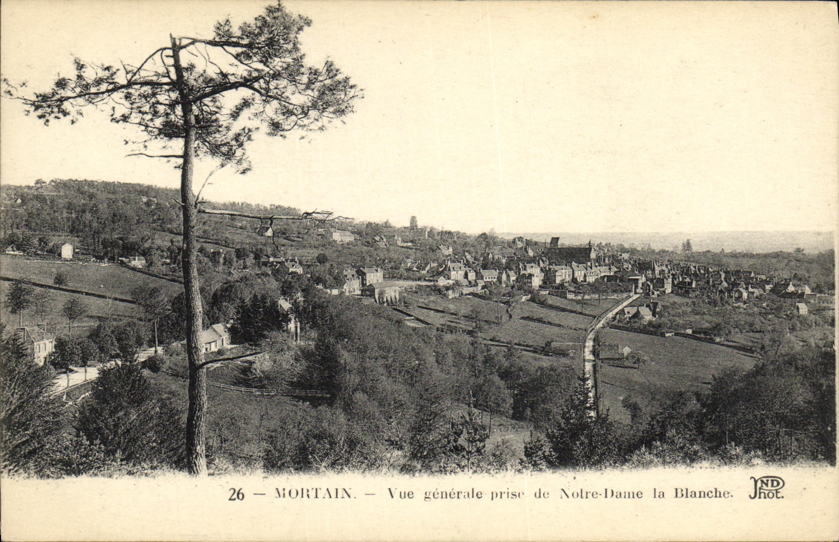 Mortain — Vue générale prise de Notre-Dame la Blanche — JND Phot.