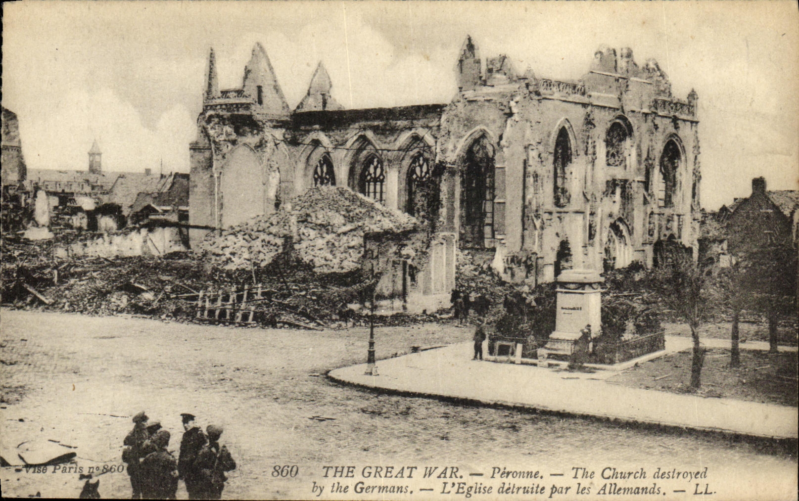 CPA Peronne L eglise detruite par les allemands Militaria 