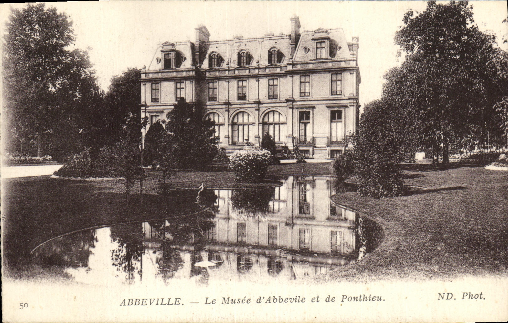 CPA Abbeville Le Musee d Abbevile et de Ponthieu