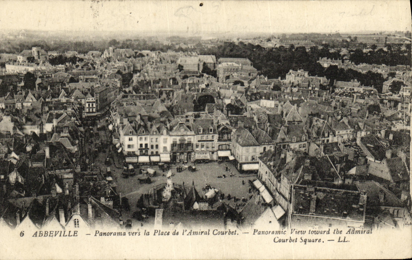 CPA Abbeville Panorama Vers la Place de L Amiral Courbet