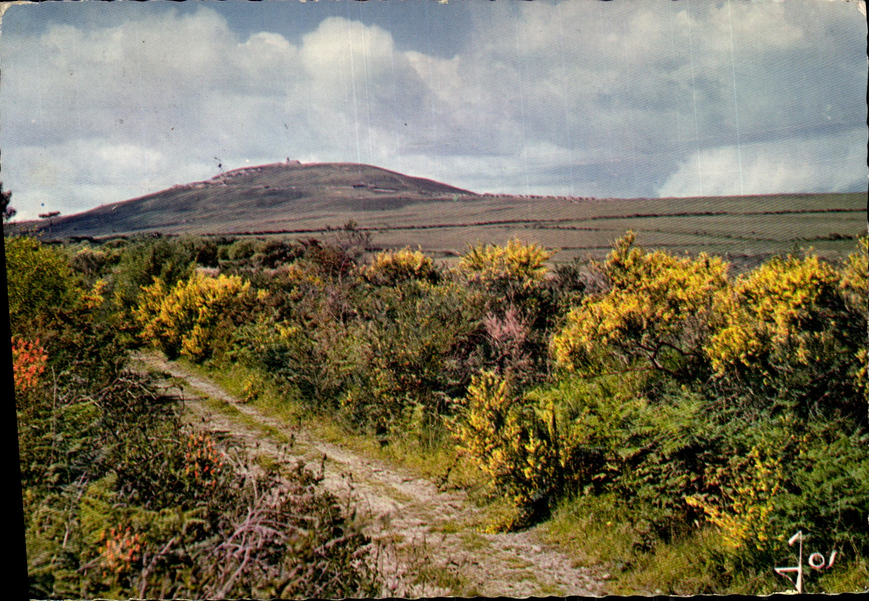 Mont Saint-Michel de Brasparts — Montagne légendaire — Éditions Art JOS, Le Doaré, Châteaulin