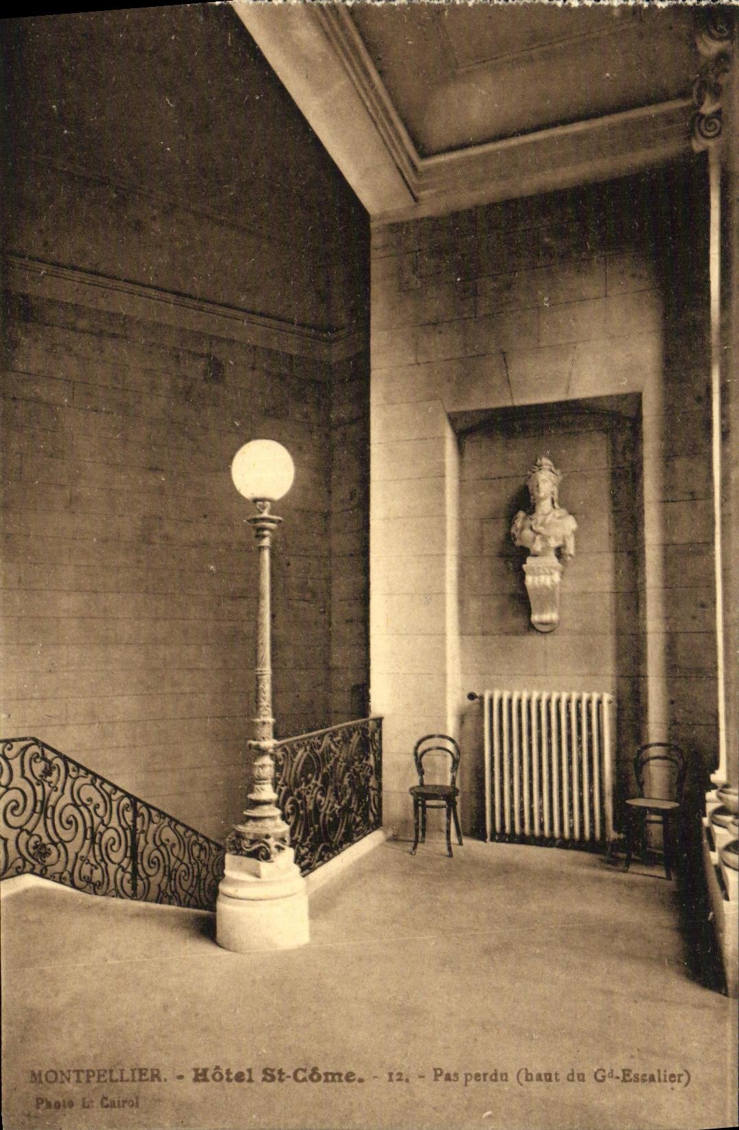 CPA Montpellier Hotel St Come Pas perdu Haut du grand escalier 