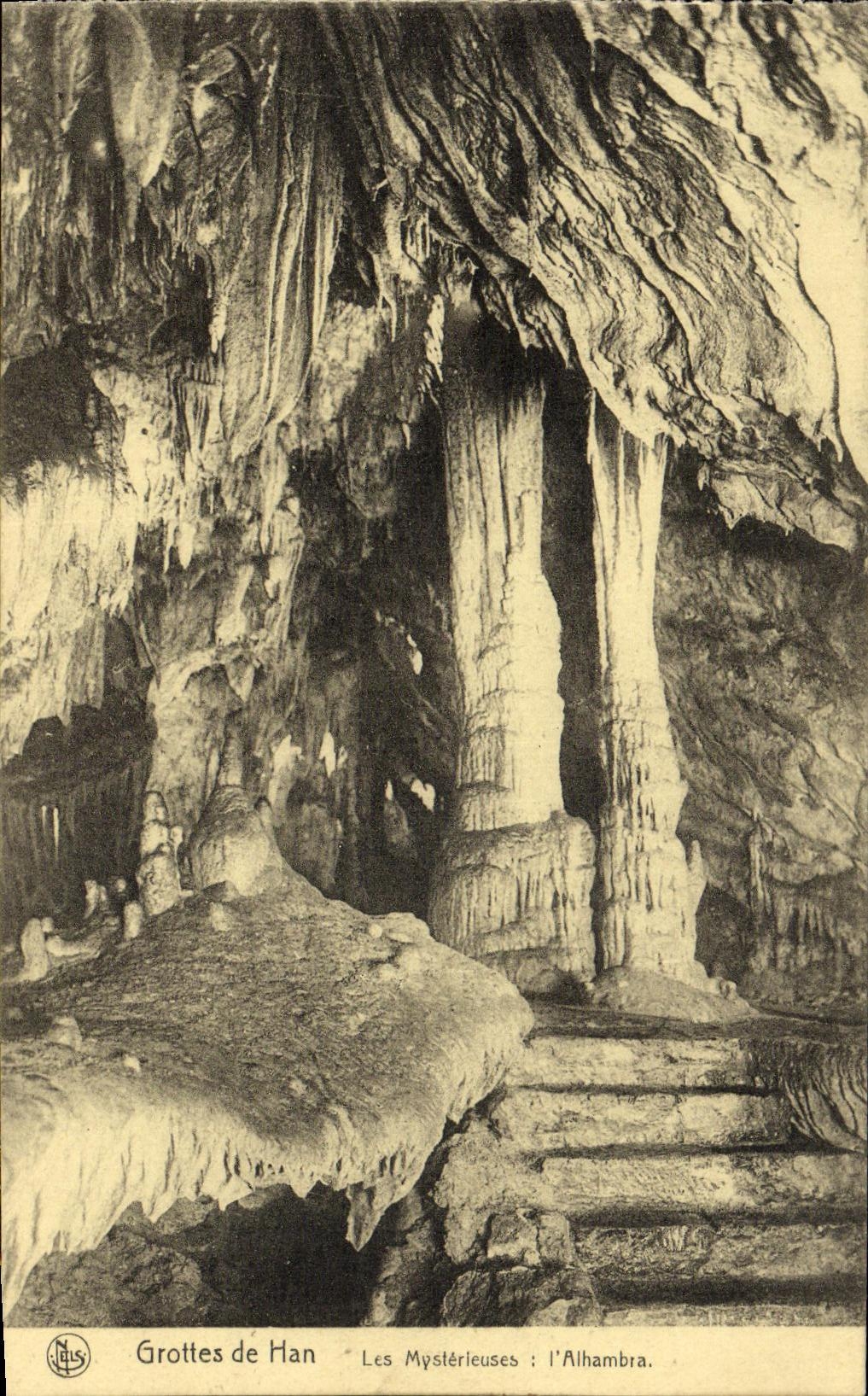 CPA Grottes de Han Les Mysterieuses l Alhambra