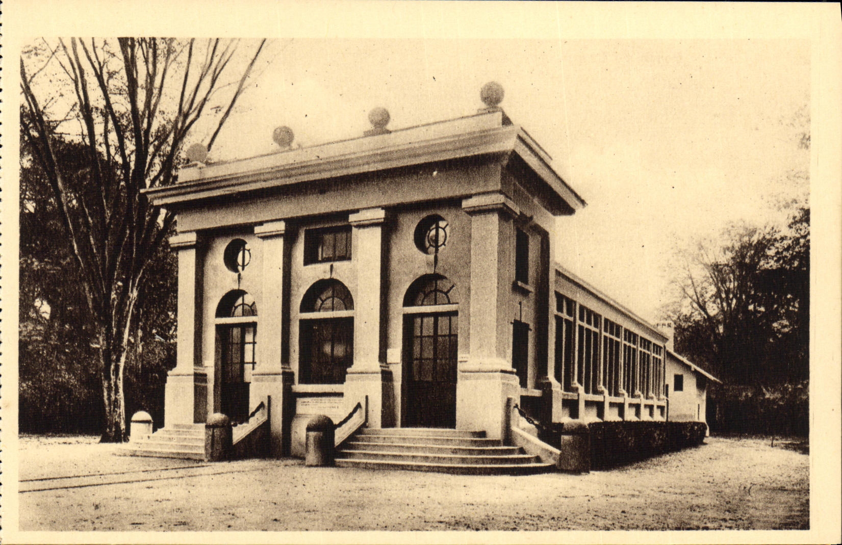 Abri du Wagon du Maréchal Foch — Forêt de Compiègne — Clairière de l'Armistice — Architecte Mages