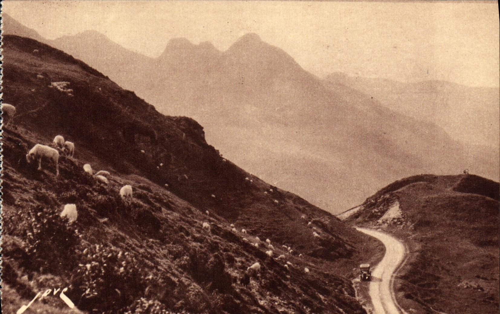 Route thermale du col d'Aubisque — Un belvédère sur la route — Éditions Jové, Pau (b.p.)