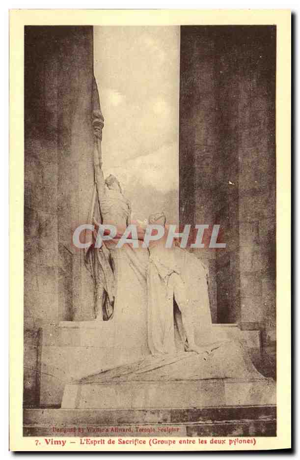Vimy — L'Esprit de Sacrifice (Groupe entre les deux pylones) — Sculpture de Victor Allivard, Toronto