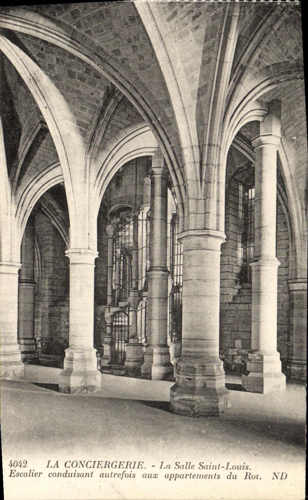 CPA Paris La Conciergerie La Salle Saint Louis Escalier conduisant autrefois aux appartements du roi