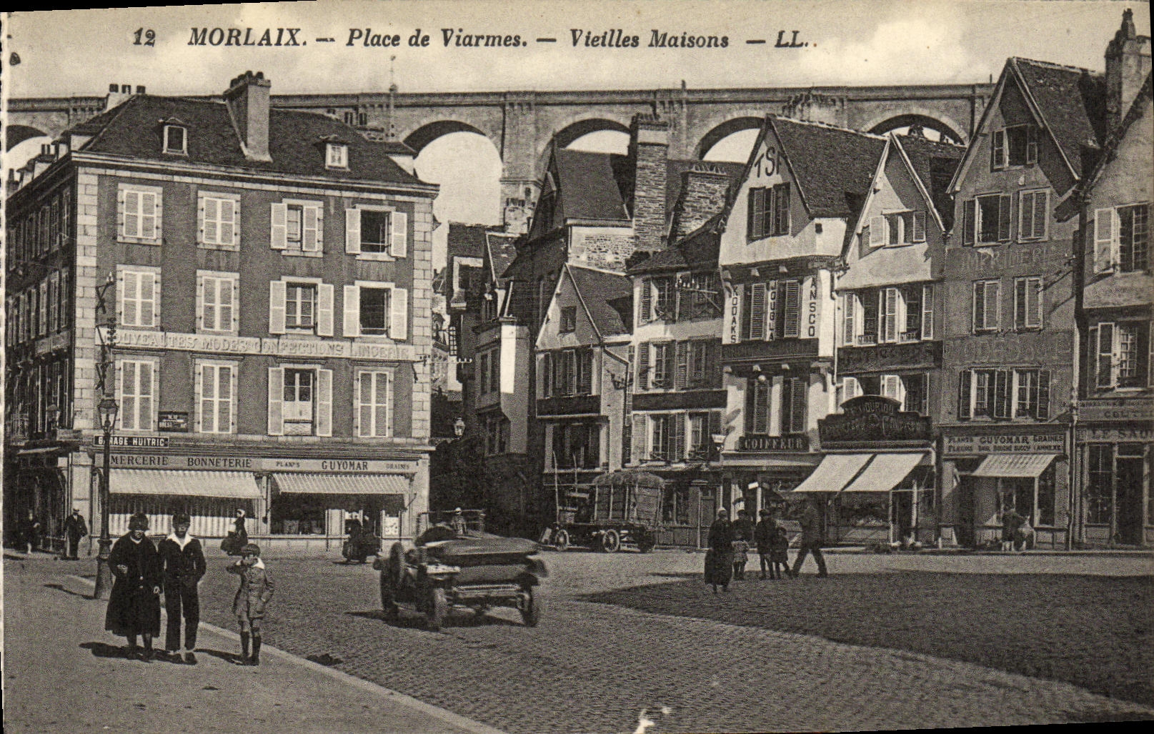 CPA Morlaix Palace de Viarmes Vieilles Maisons