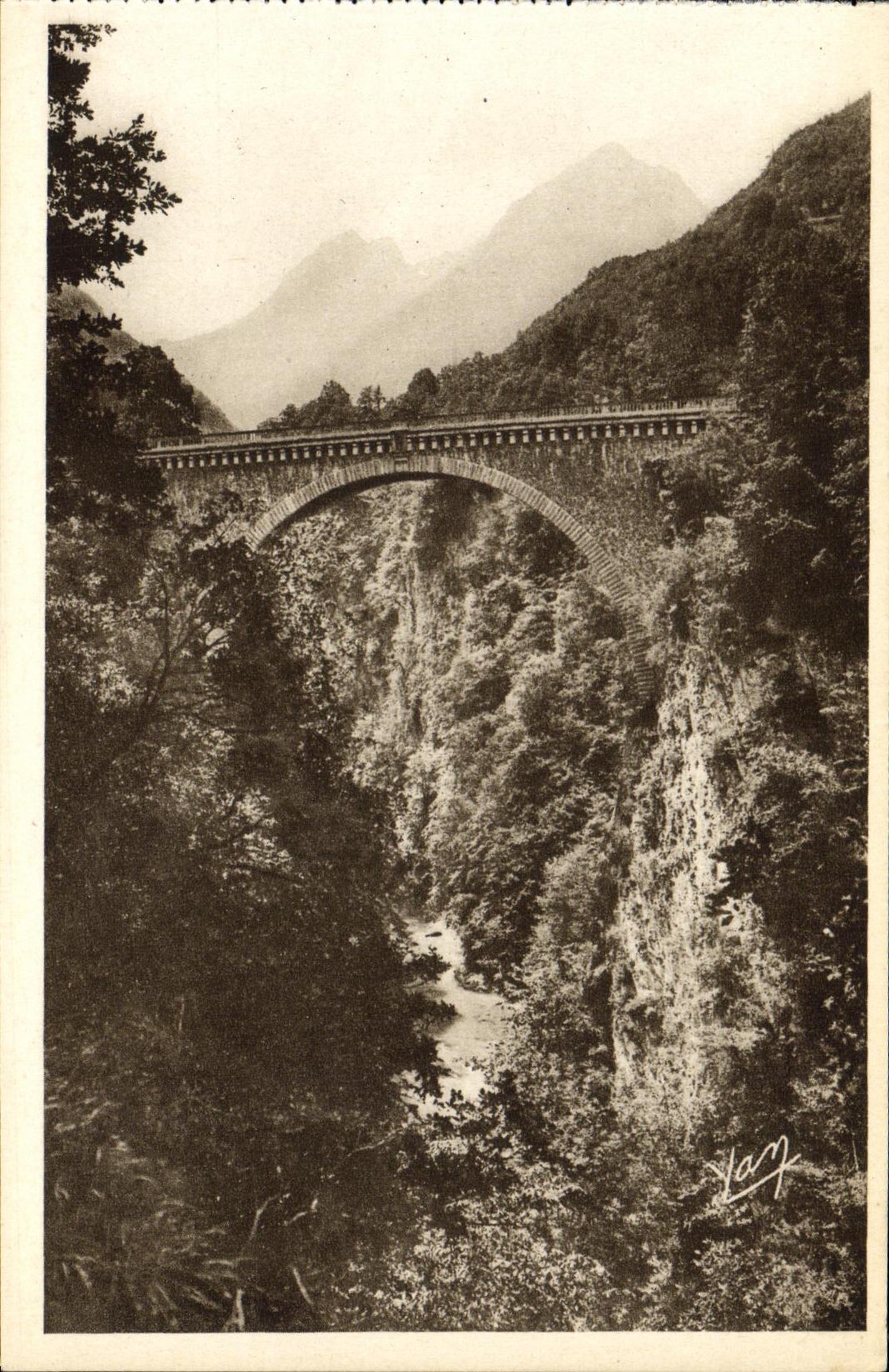 CPA Saint Sauveur les Bains Le Pont Napoleon