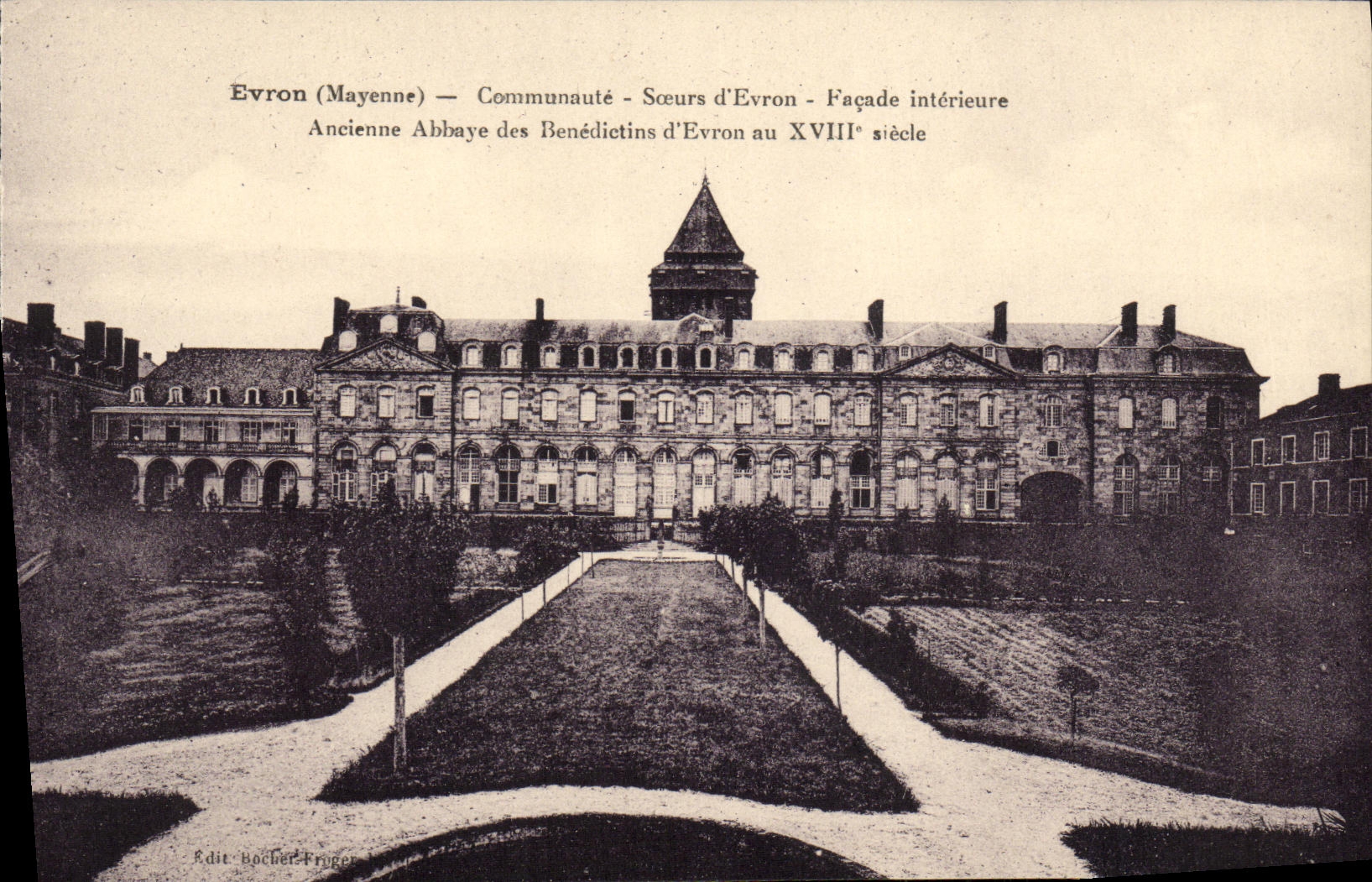 CPA Evron Communaute Soeurs d Evron Facade interieure Ancienne abbaye des Benedictins d Evron au 18eme