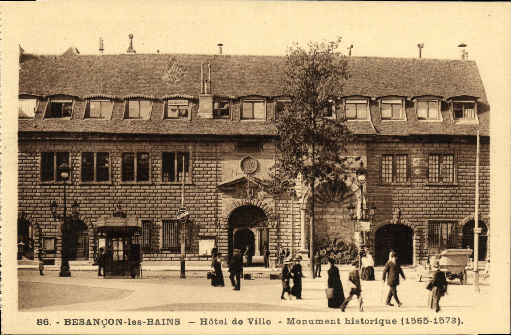 CPA Besancon les Bains Hotel de Ville Monument historique