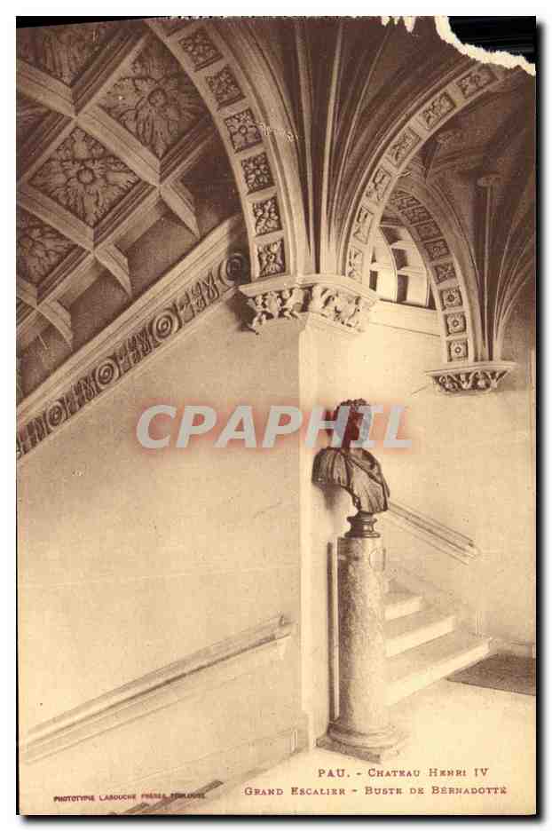 Pau - Château Henri IV - Grand Escalier - Buste de Bernadotte