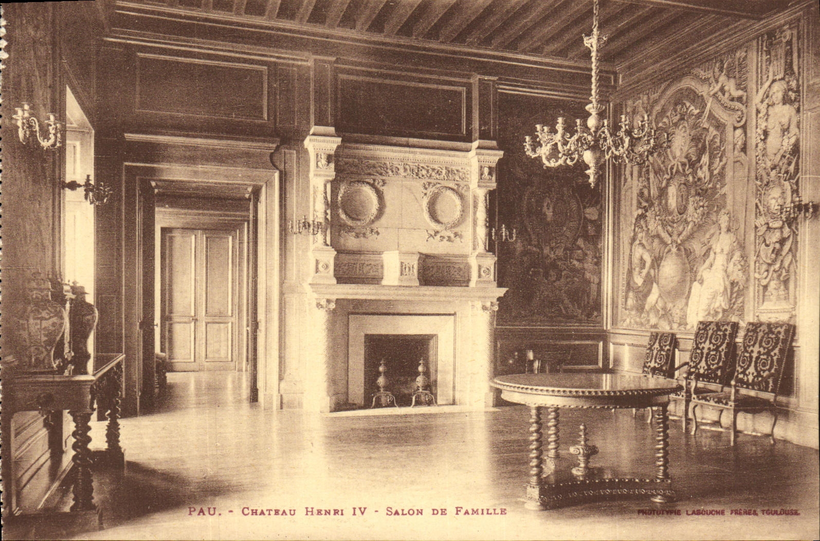 CPA Pau Chateau Henri IV Salon De Famille