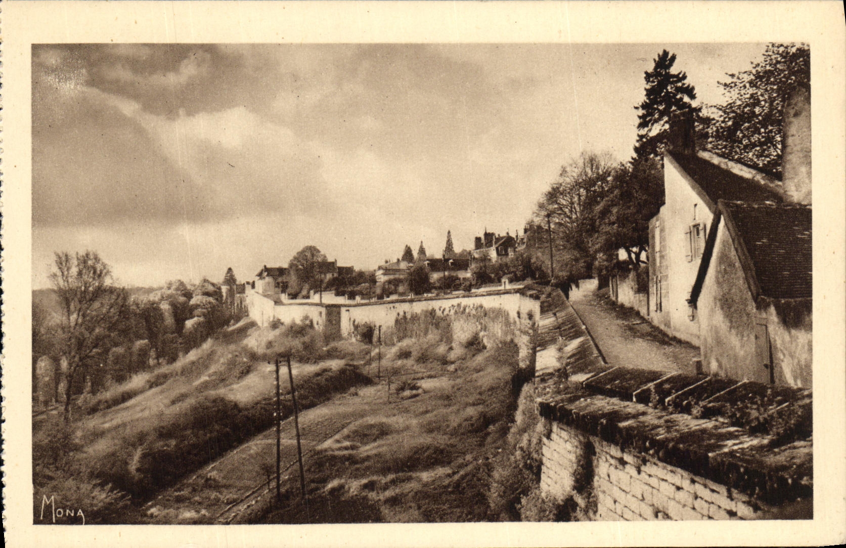 Les remparts de Langres — vus de la Porte Henri-IV — éditeur Mona, série EB.2