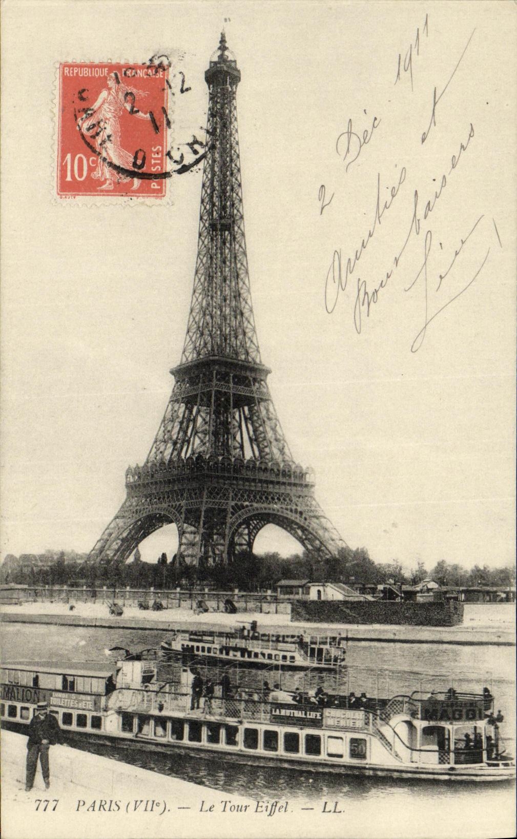 CPA Paris La Tour Eiffel Pencieh Bateau 