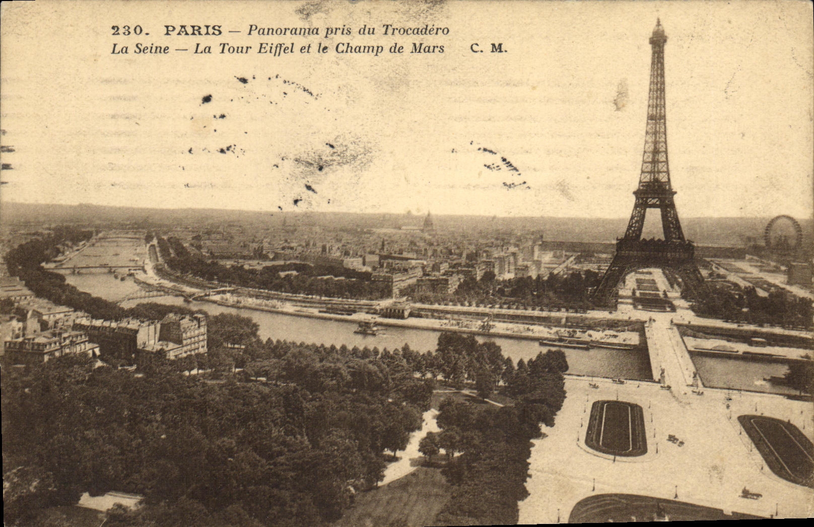 CPA Paris La Tour Eiffel La Seine et le Champ de Mars