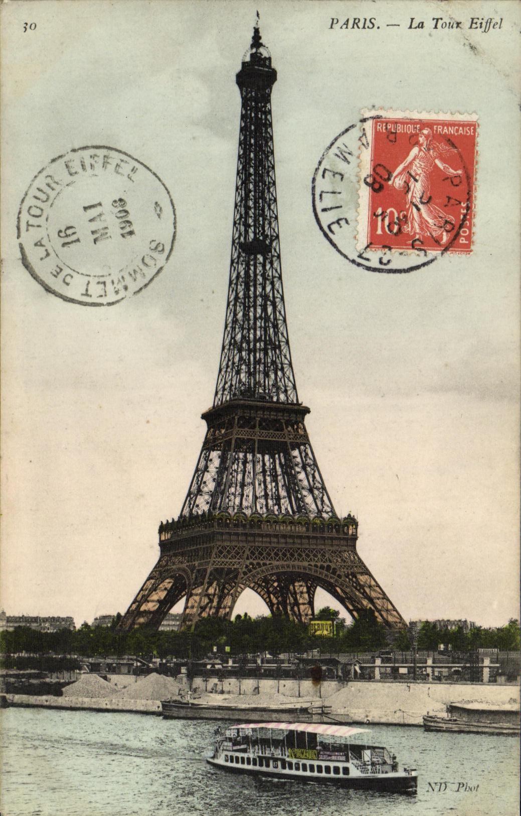 CPA Paris La Tour Eiffel La Seine et le Champ de Mars Peniche