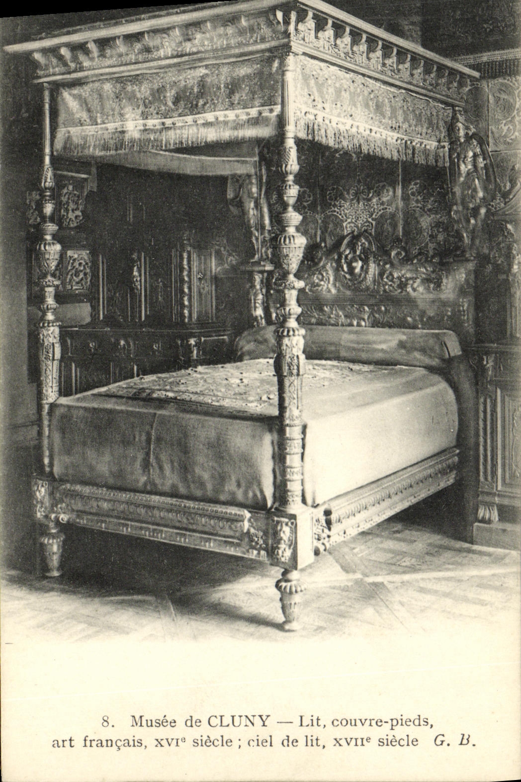 CPA Paris Cluny Musee Lit couvre pieds 