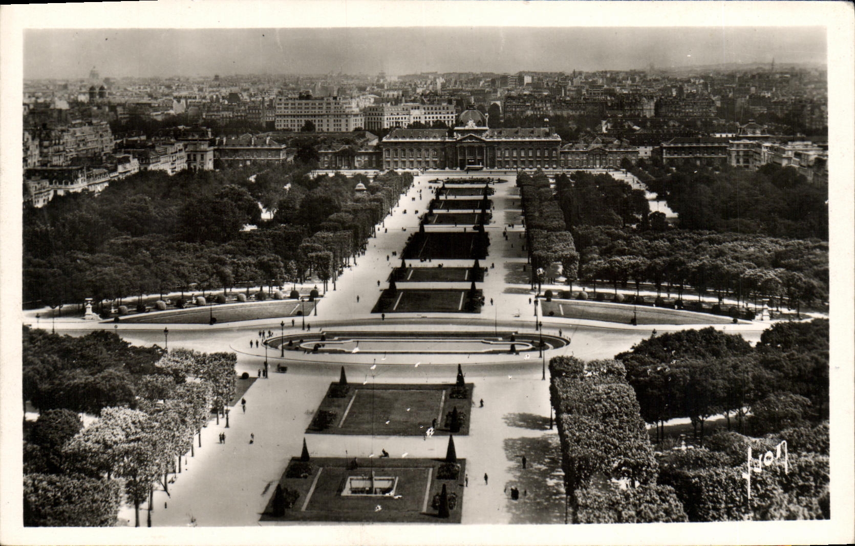 Les Jardins du Champ de Mars et l'École Militaire — Paris — Éditions d'Art, Paris