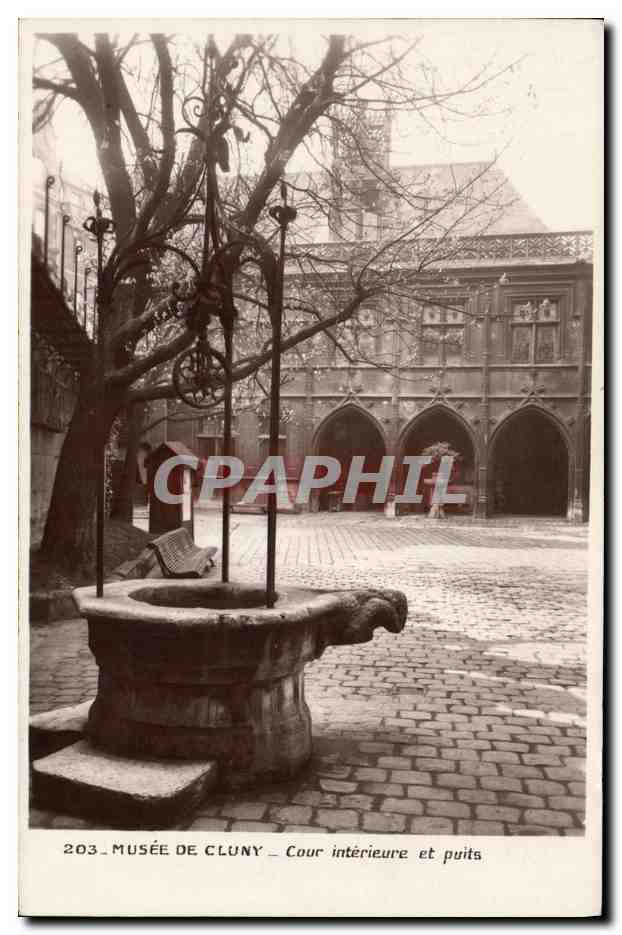 CPA Paris Musee De Cluny Cour Interieure et Puits