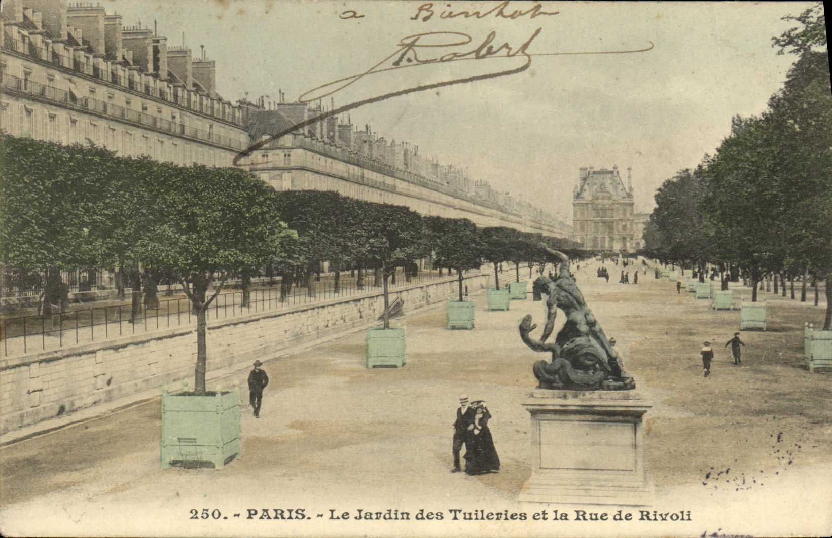 CPA Paris Le Jardin des Tuileries et la Rue de Rivoli