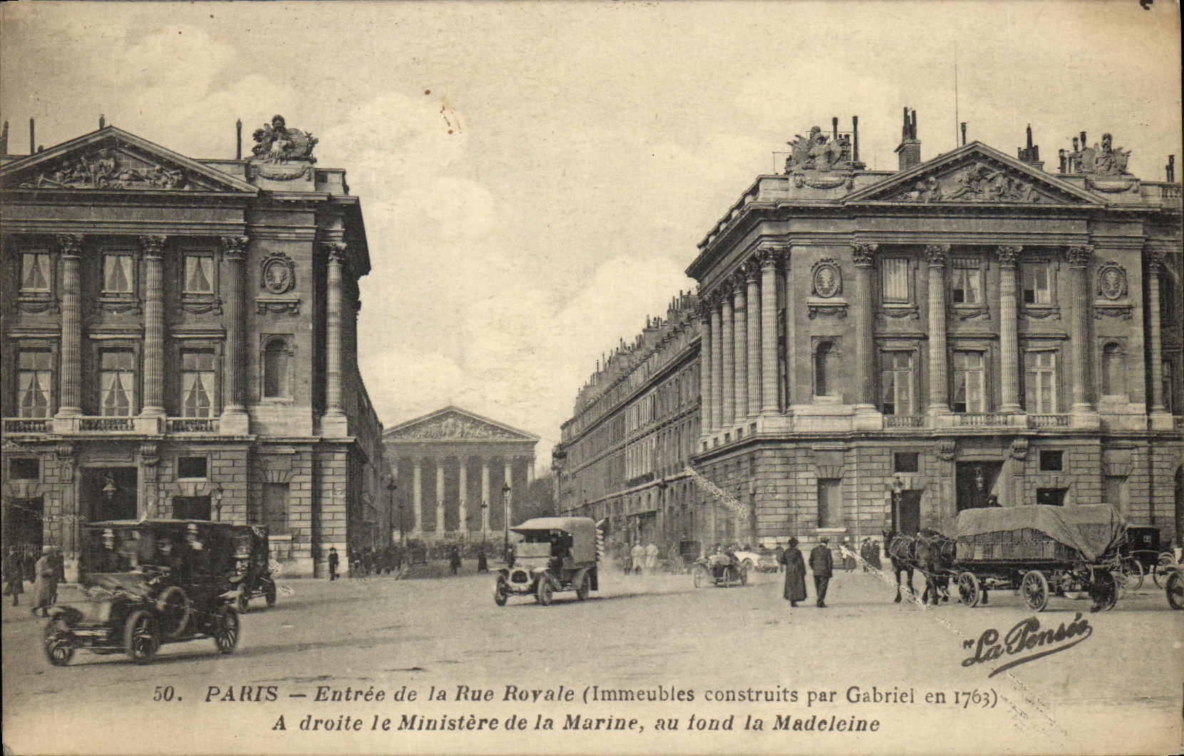 CPA Paris Entree de la Rue Royale Ministere de la Marine La madeleine
