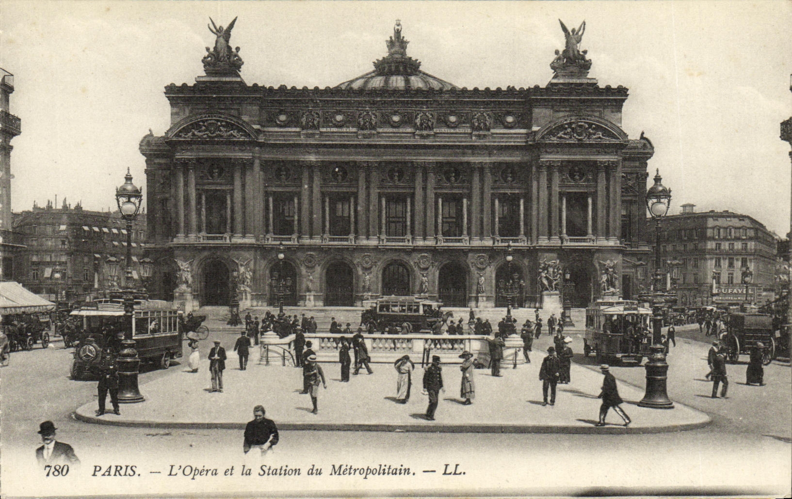 CPA Paris L Opera et la Station du Metropolitain
