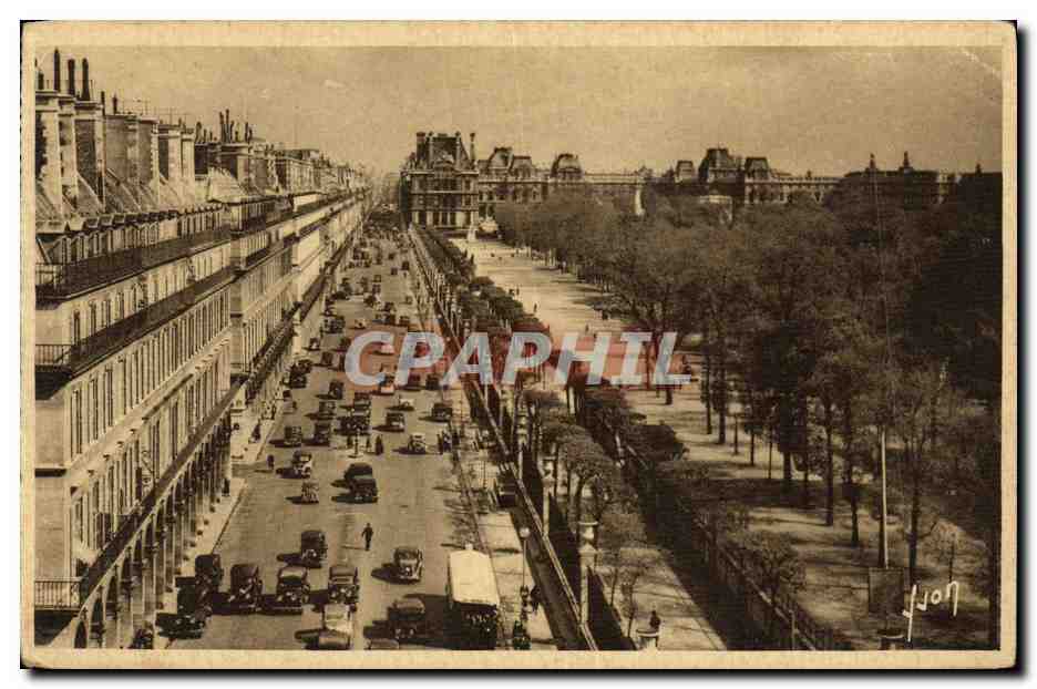 CPA Paris Perspective sur la rue de Rivoli Les Tuileries et le Louvre