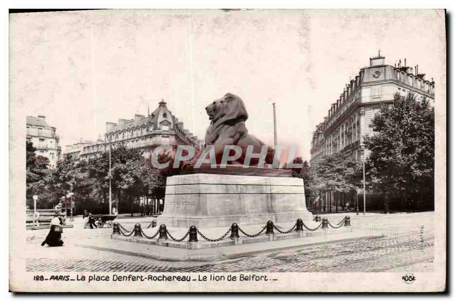 CPA Paris La Place Denfert Rochereau Le lion de Belfort