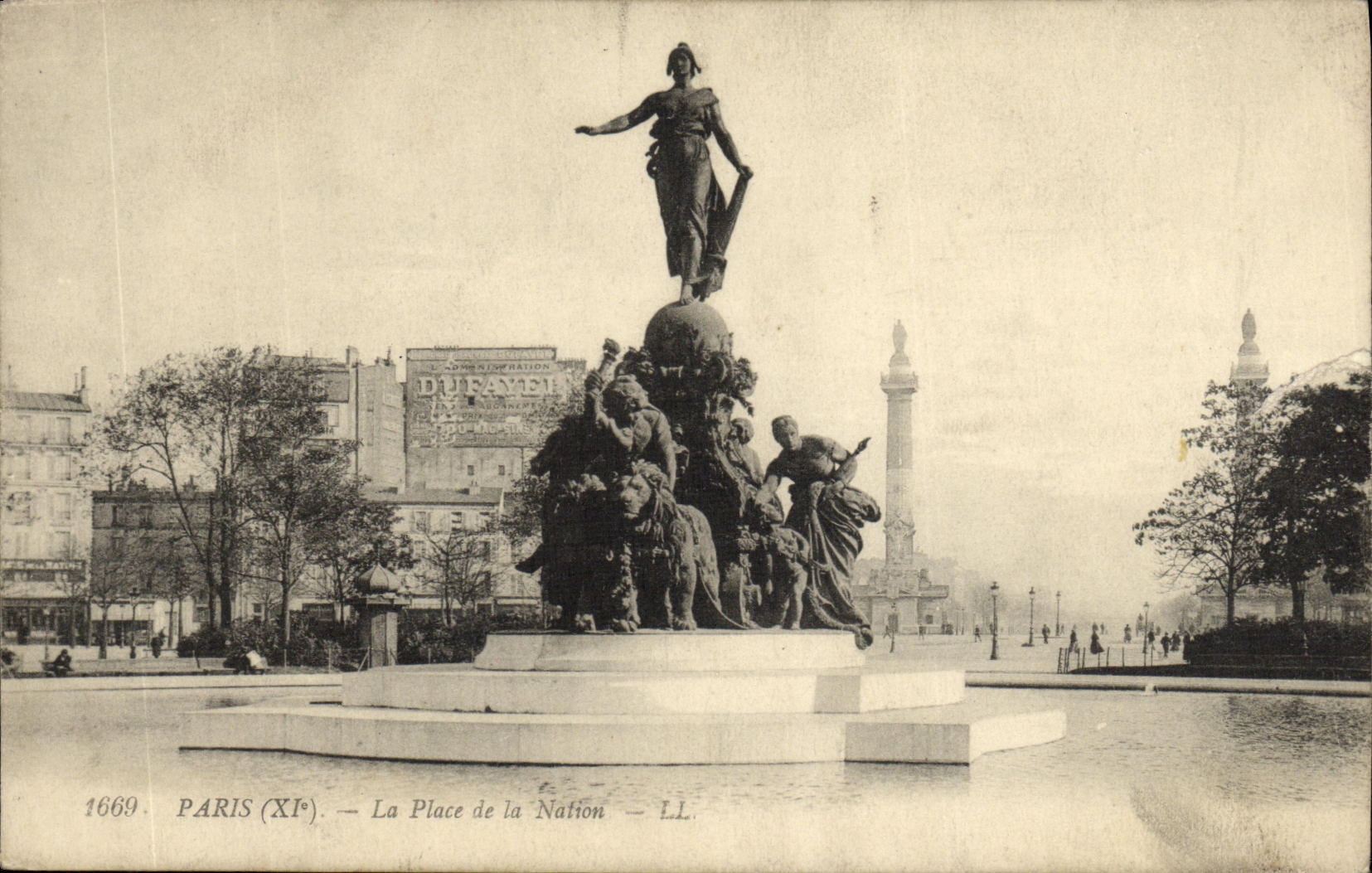 CPA Paris La Place de la Nation