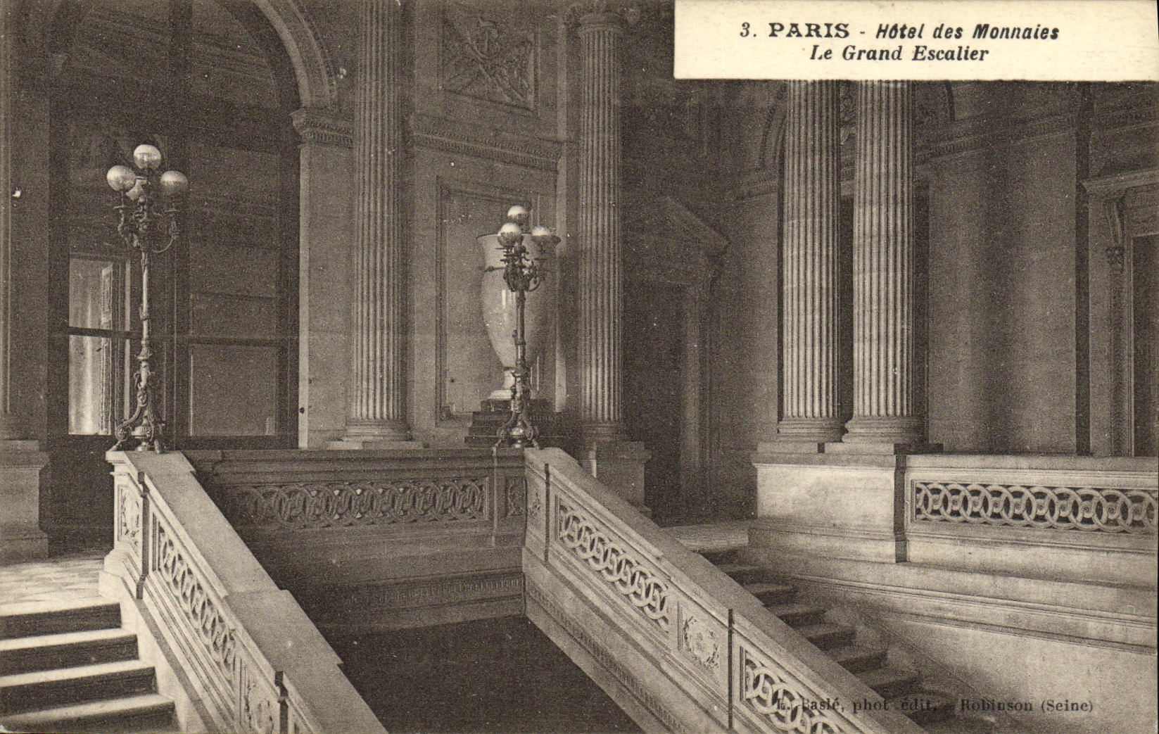 CPA Paris Hotel des Monnaies Le Grand Escalier