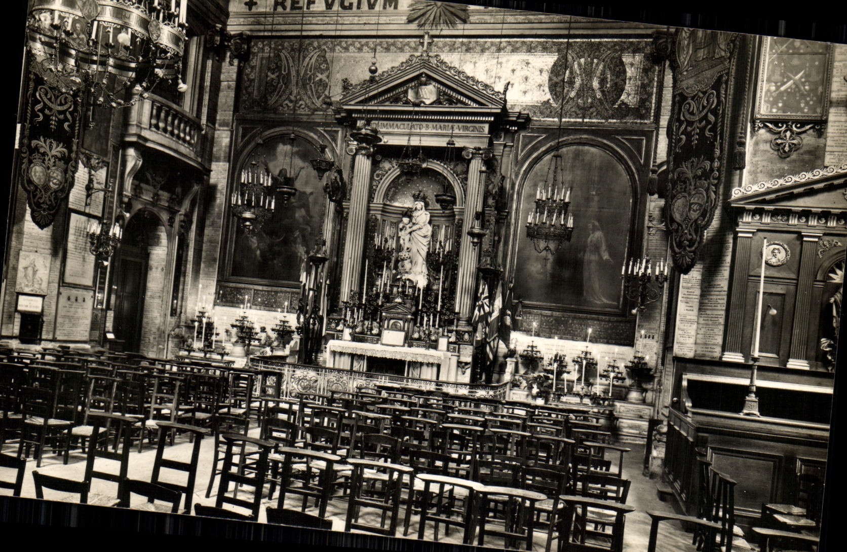 CPM Paris N D des Victoires Autel de la Ste Vierge