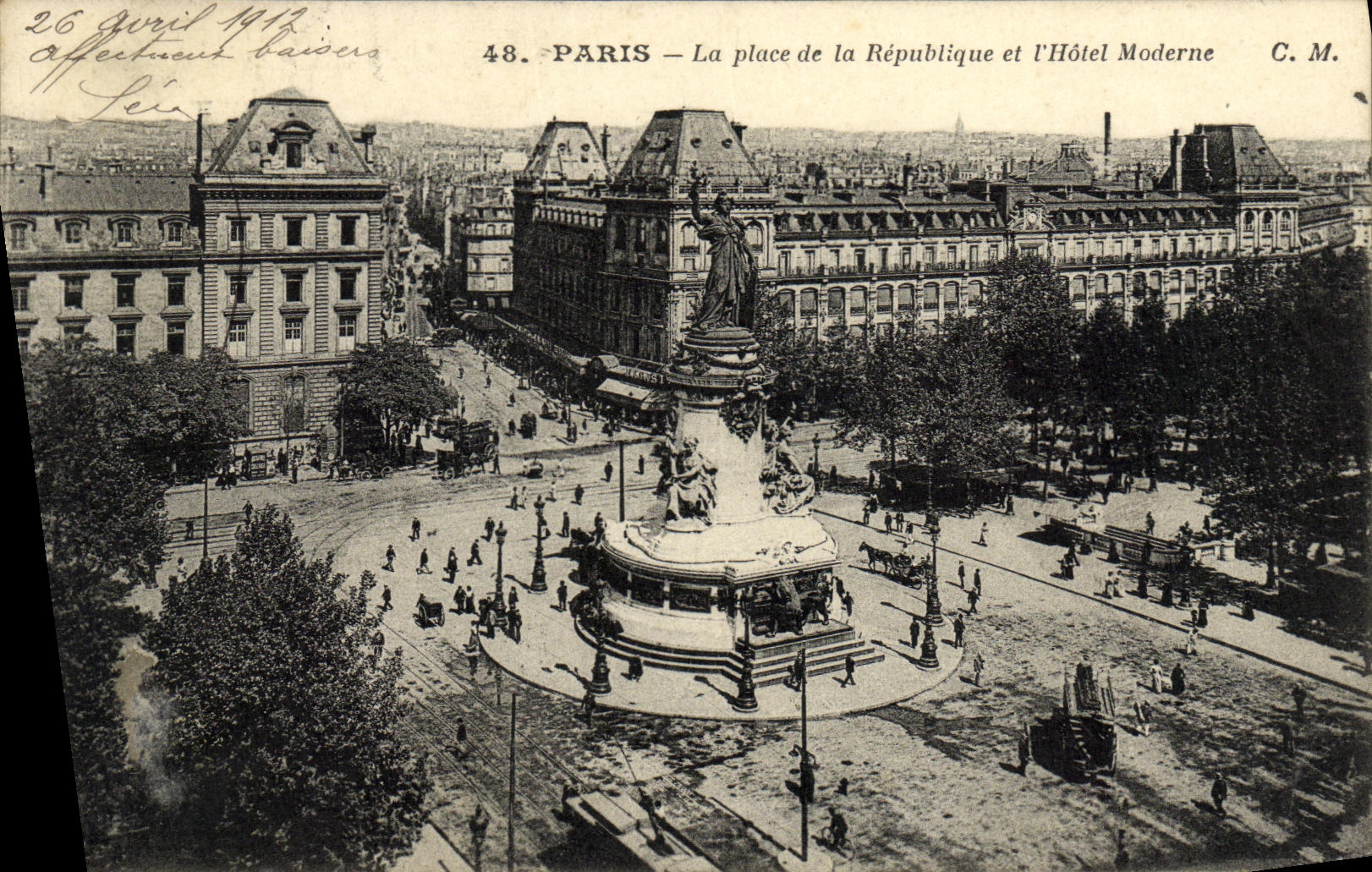 CPA Paris La place de la Republique et l Hotel Moderne