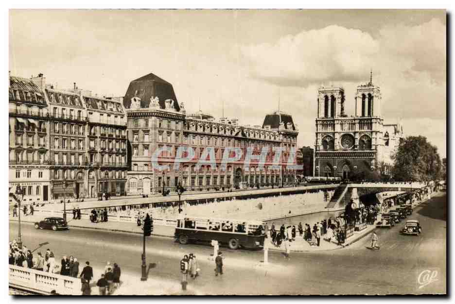 CPM Paris La Prefecture et Notre Dame