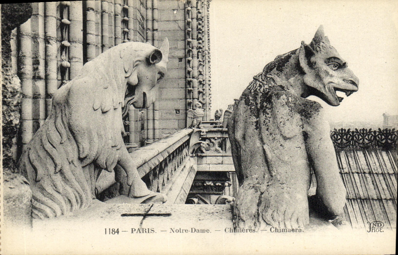 CPA Paris Notre Dame Chimeres Diable