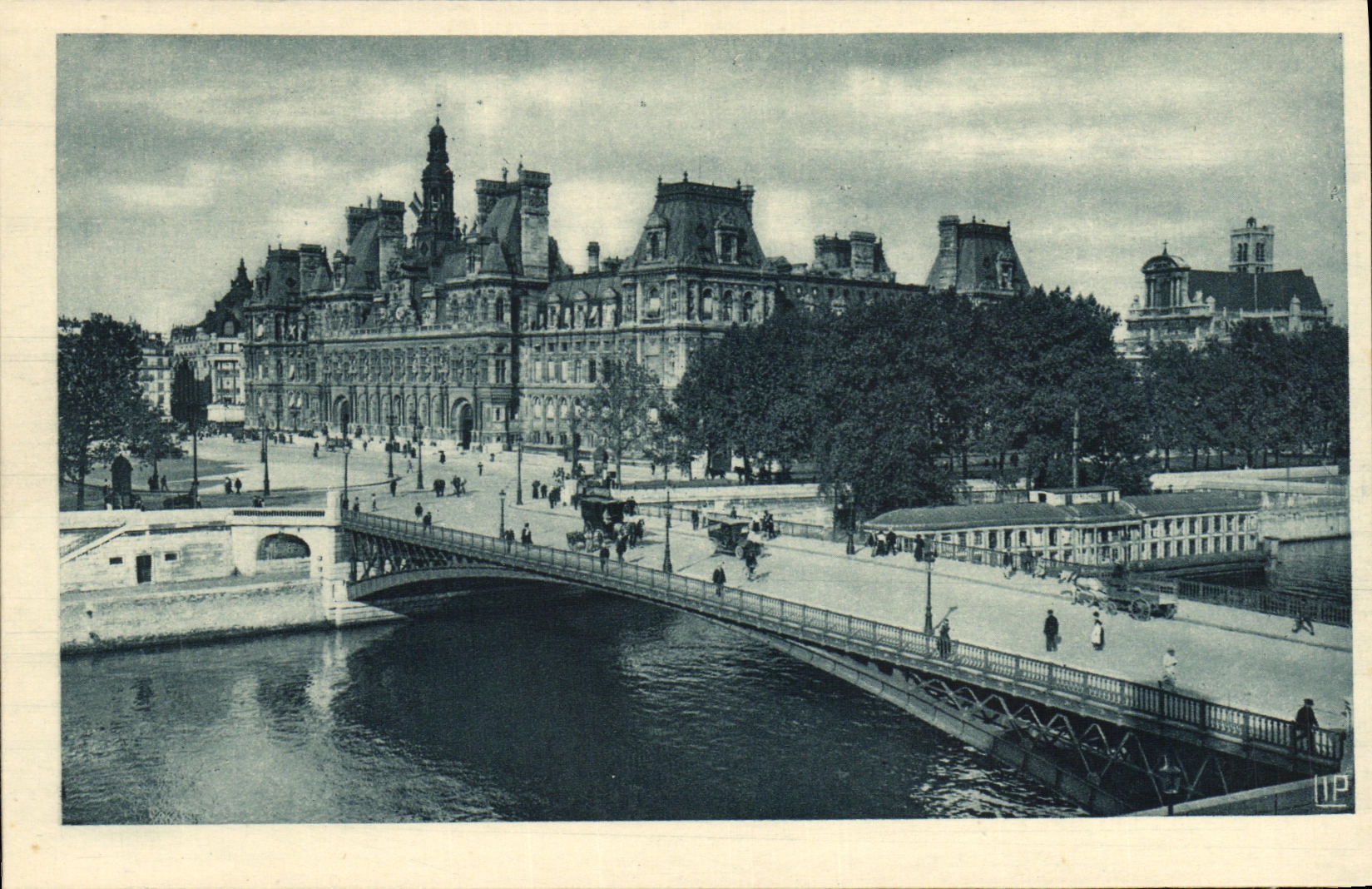 CPA Paris L Hotel de Ville et le Pont d Arcole 