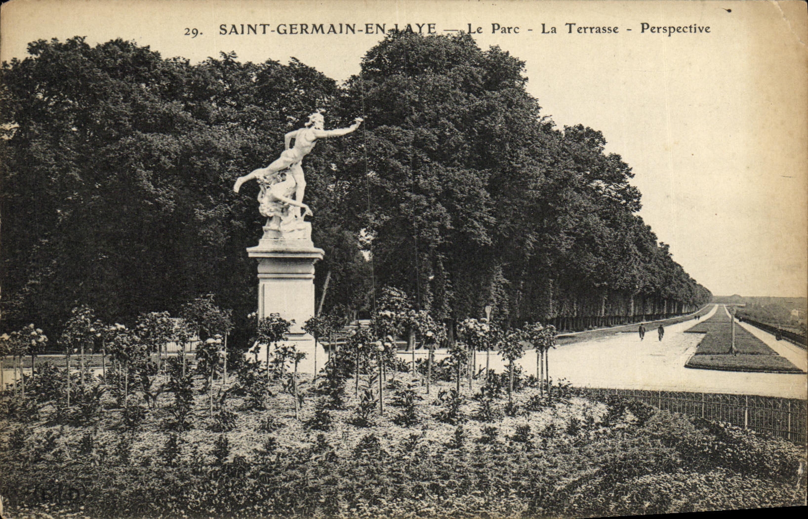 Saint-Germain-en-Laye — Le Parc - La Terrasse - Perspective