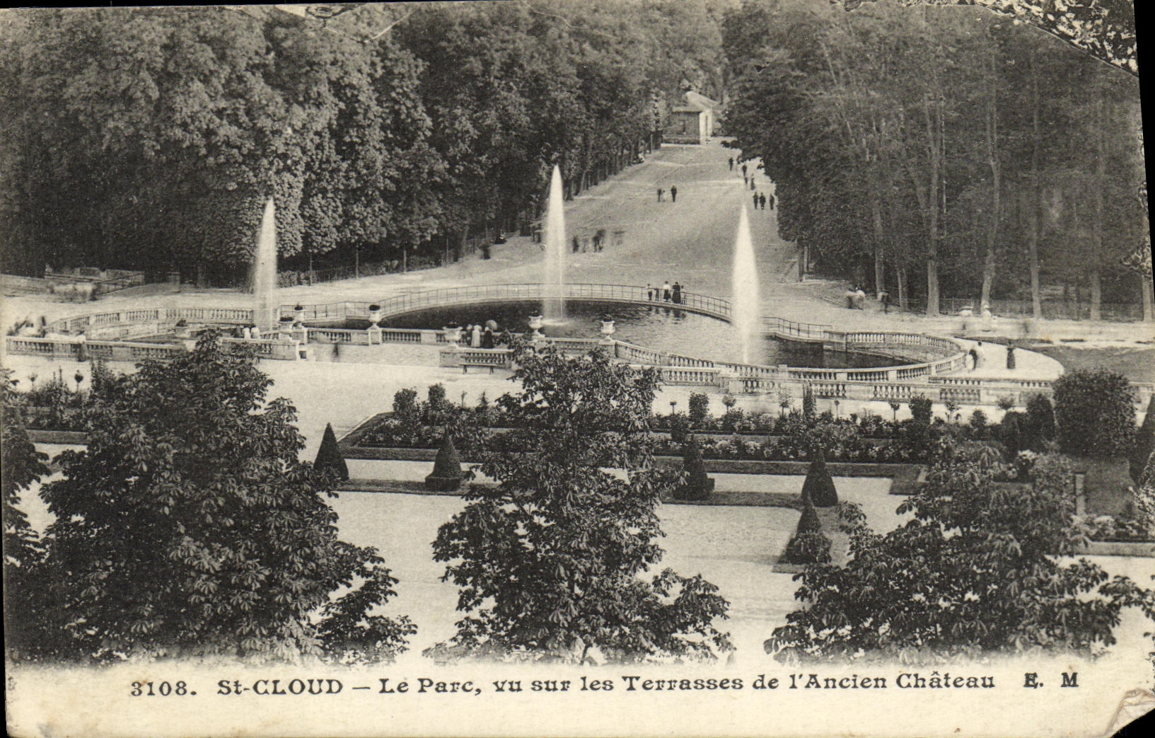 CPA Saint Cloud Le Parc Vu Sur les Terrasses de L Ancien Chateau