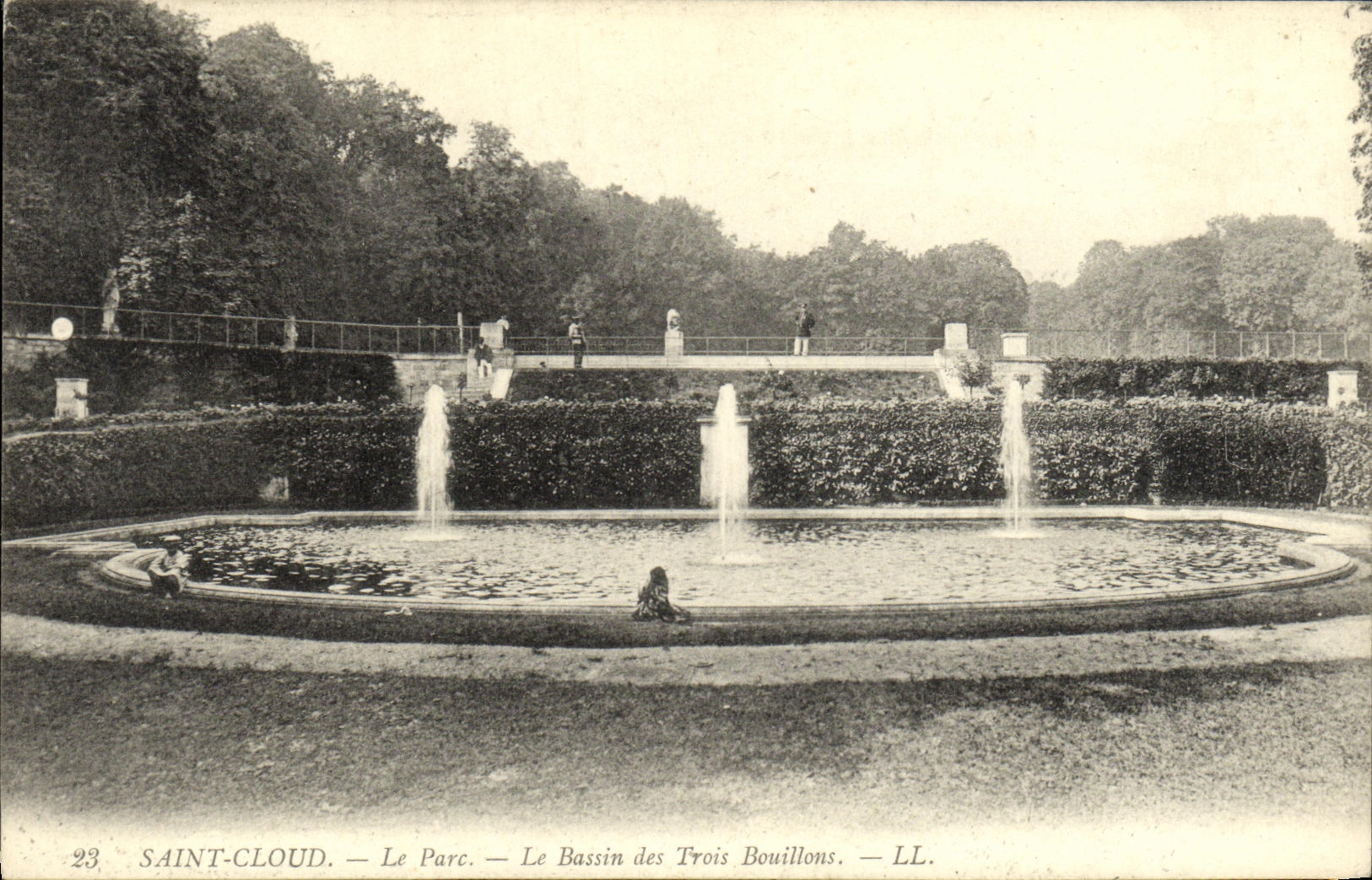 CPA Saint Cloud Le Parc Le Bassin des Trois Bouillons