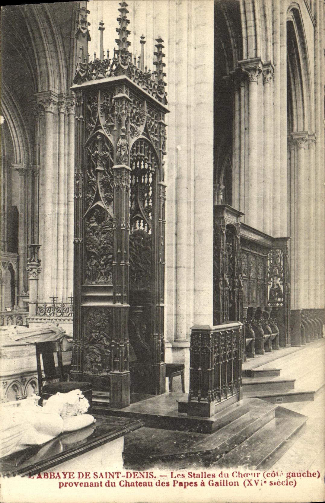 L'ABBAYE DE SAINT-DENIS — Les Stalles du Chœur (côté gauche) provenant du Château des Papes à Gaillon (XVIe siècle)
