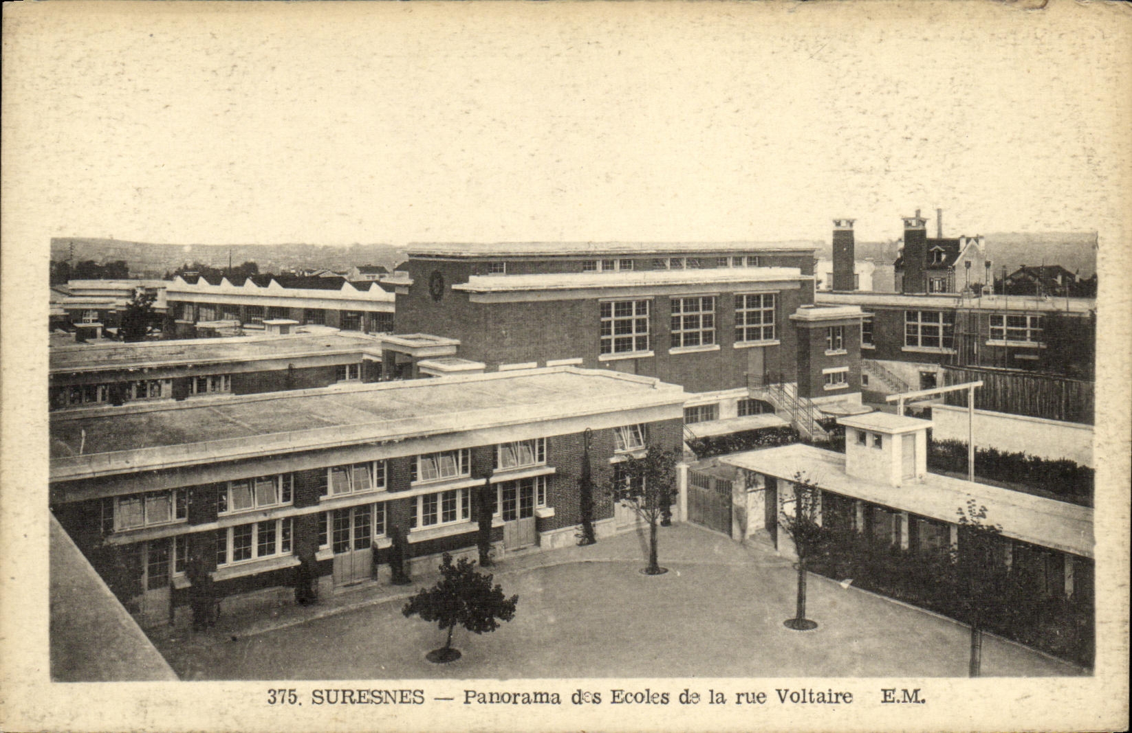CPA Suresnes Panorama des Ecoles de la Rue Voltaire