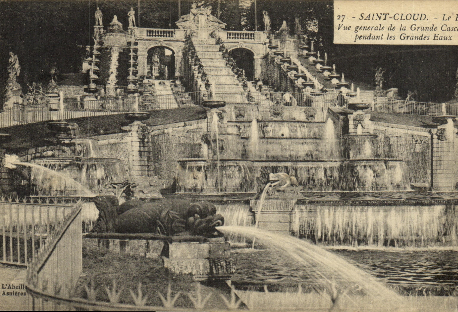 CPA Saint Cloud Vue Generale de la grande cascade pendant les grandes eaux