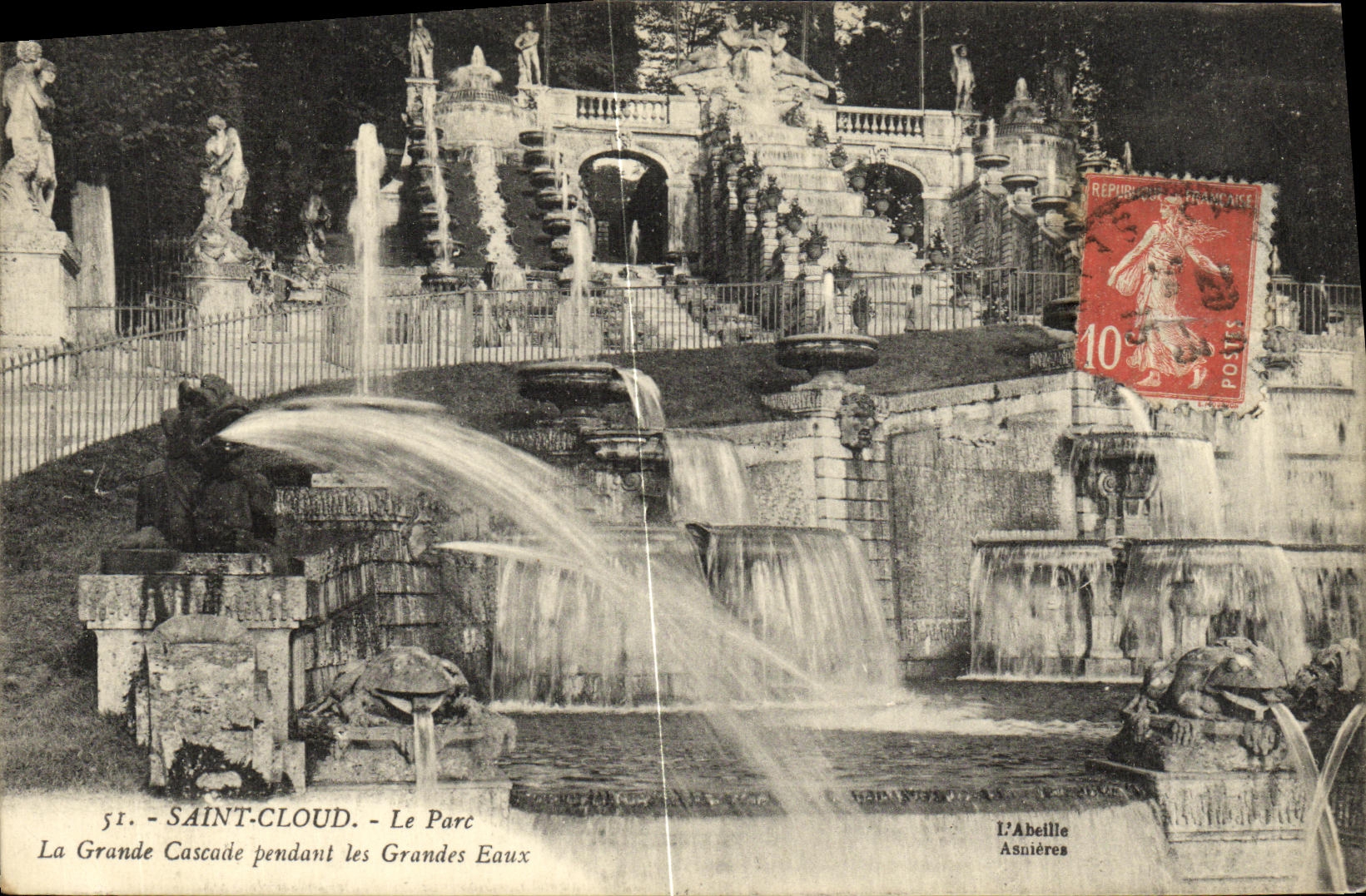 CPA Saint Cloud Le Parc La grande cascade pendant les grandes eaux