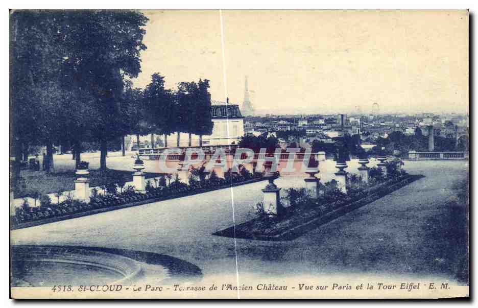 CPA St Cloud Le Parc Terrasse de L Ancien Chateau Vue sur Paris et la Tour Eiffel