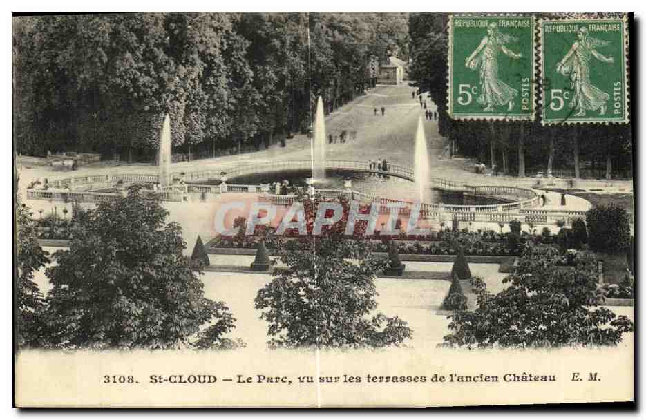 CPA St Cloud Le Parc Vu Sur les Terrasses de L Ancien chateau