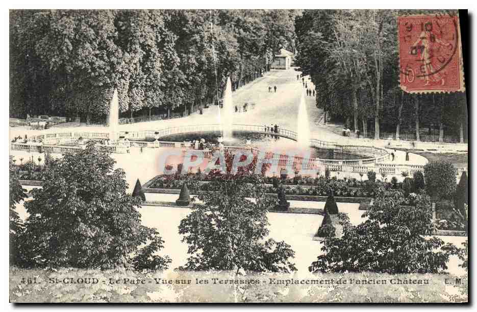 CPA St Cloud Le Parc Vue Sur Les Terrasses Emplacement de l ancien Chateau