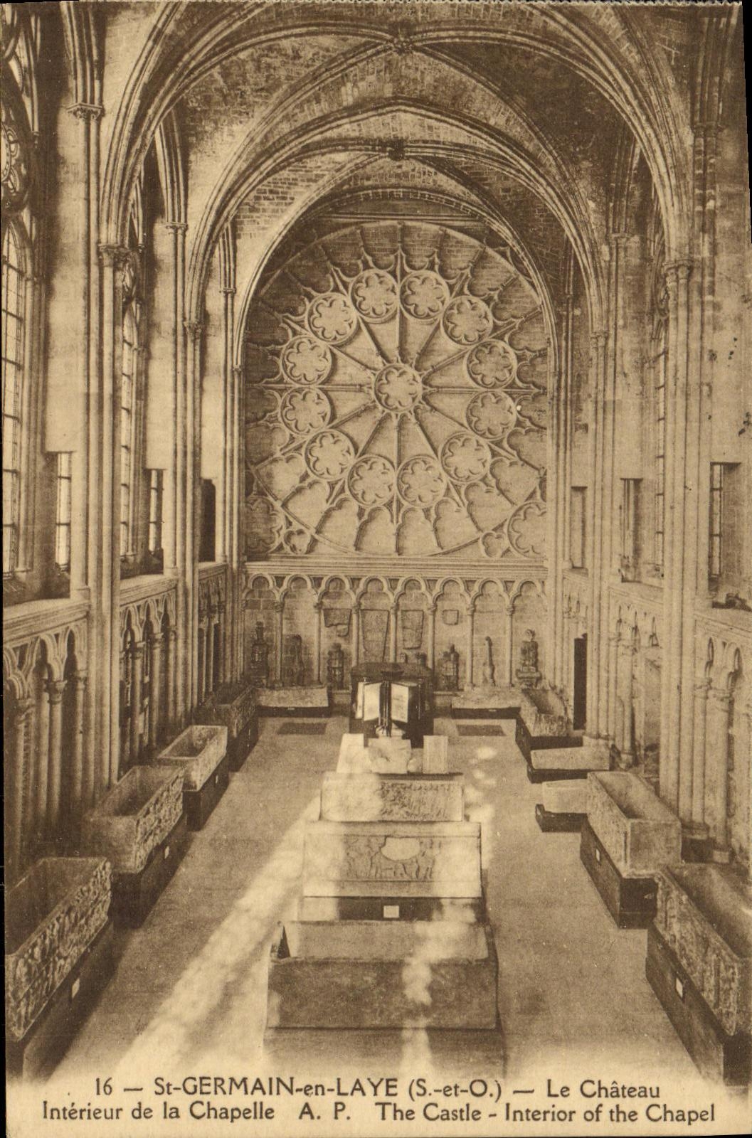 CPA St Germain En Laye Le Chateau Interieur de la Chapelle 